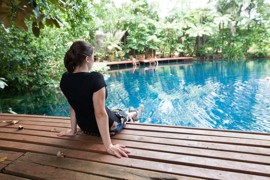 Neuvěřitelně modré laguny uprostřed pralesů lákající ke koupání a relaxu.