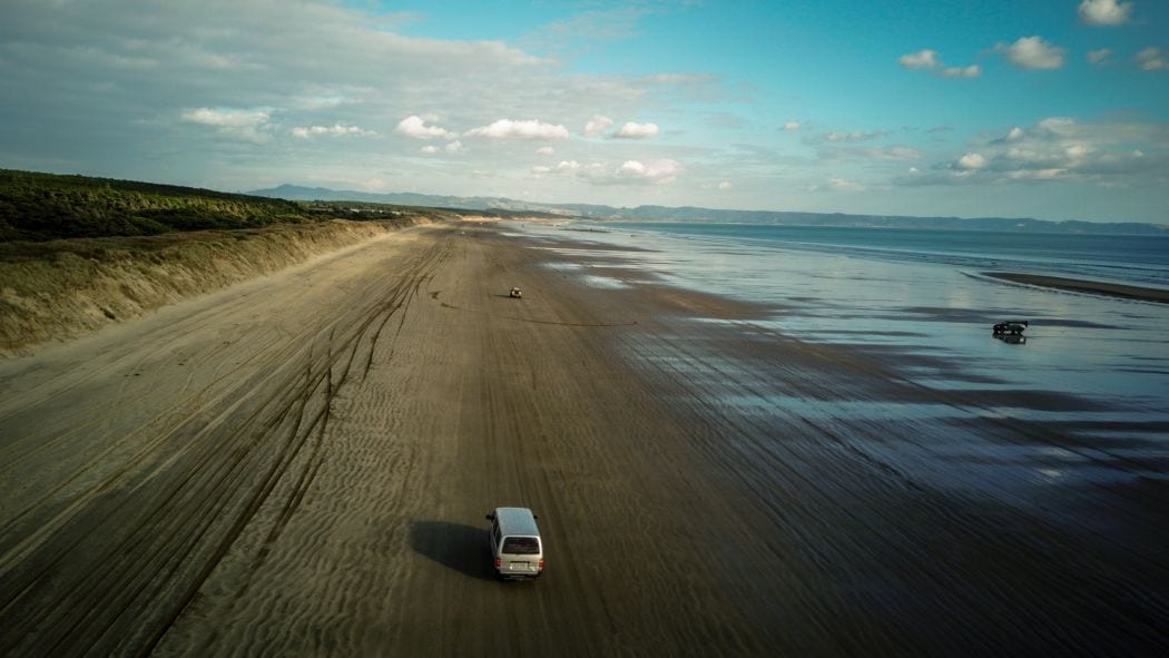 Vanlife Nový Zéland: Jízda po pláži